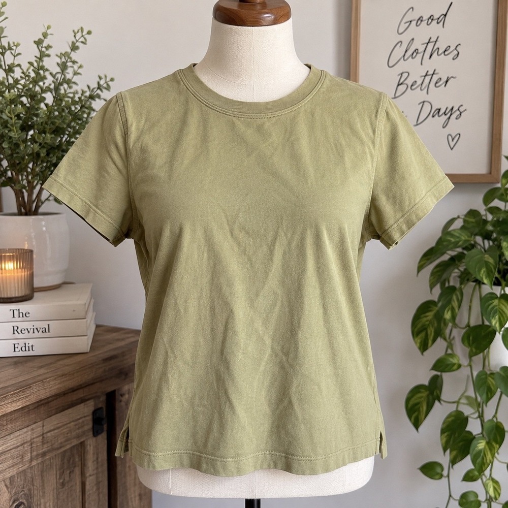 Lululemon Cates T-Shirt Olive Green Short Sleeve Relaxed Crop Top Crew Neck